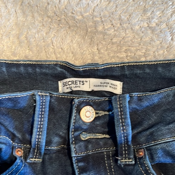 Secrets Women’s Super High Narrow Waist Jeans, Size 27. - Picture 2 of 4